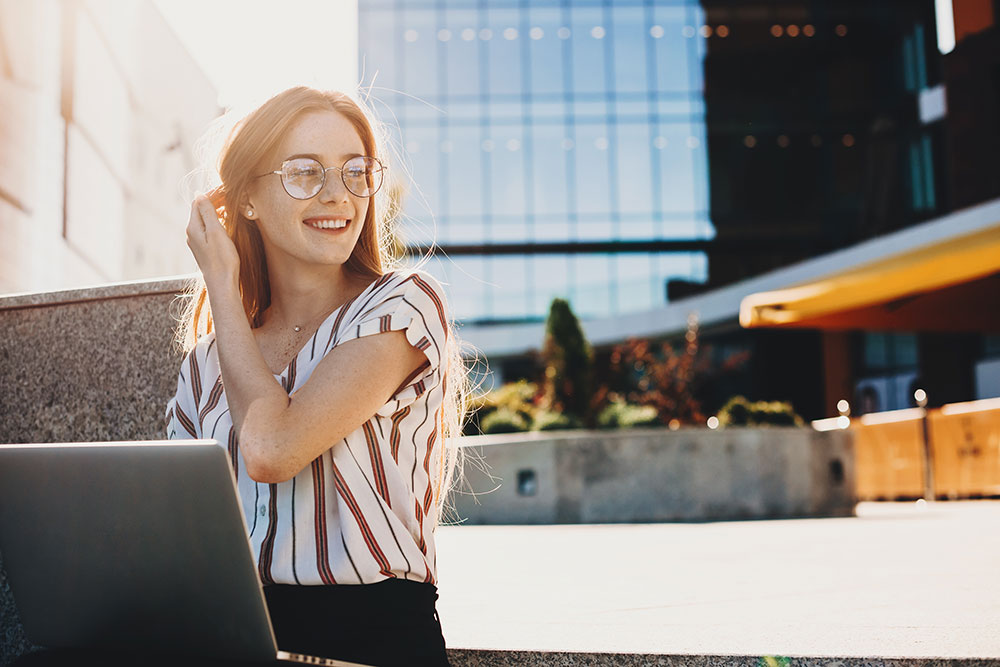 3 Trends for Women’s Eyeglasses in Summer 2020 1